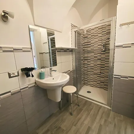 Guest house Tra I Due Ponti 4*